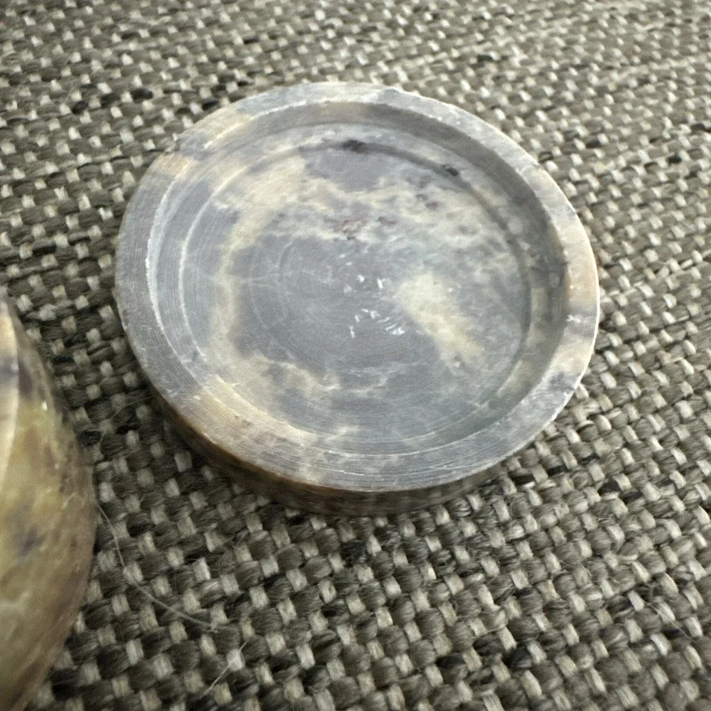 Vintage Soapstone Trinket Box Mother of Pearl Inlay Oval Flowers‎ Amber